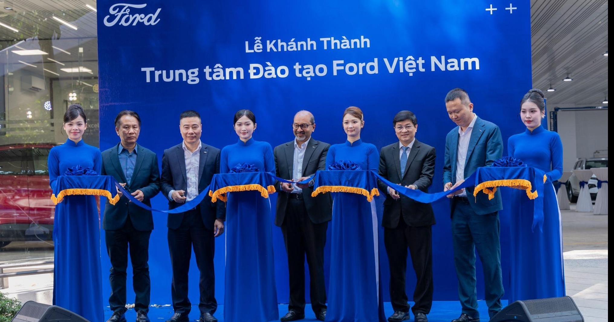 Ford Việt Nam khai trương Trung tâm Đào tạo tại TP.HCM, trao học bổng và tài trợ thiết bị cho sinh viên HCM-UTE
