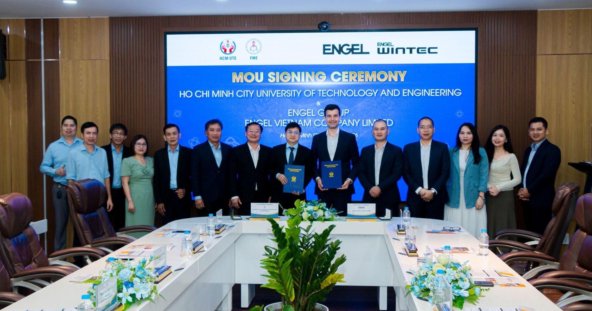 HCM-UTE ký kết hợp tác với ENGEL, thành lập Trung tâm Công nghệ ép phun hiện đại phục vụ đào tạo và nghiên cứu