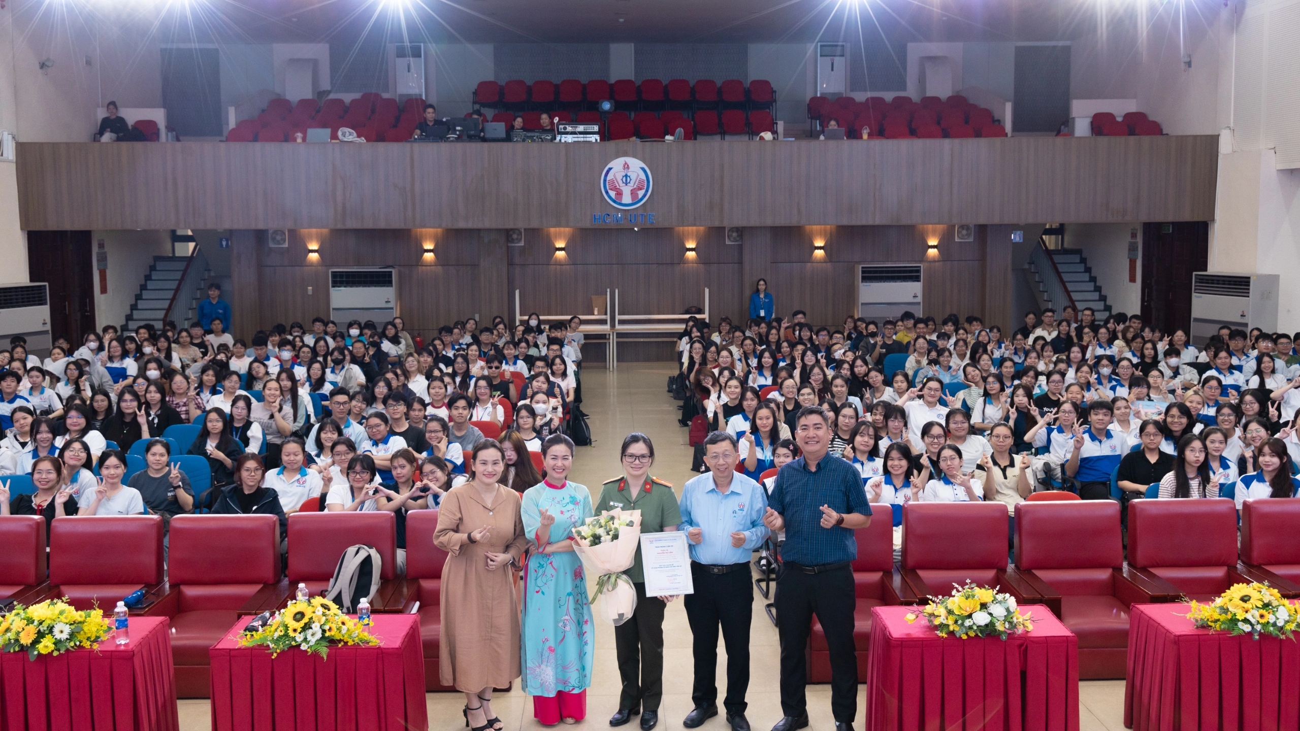 HCM-UTE Tổ chức chuyên đề kỹ năng phòng vệ dành cho sinh viên nữ