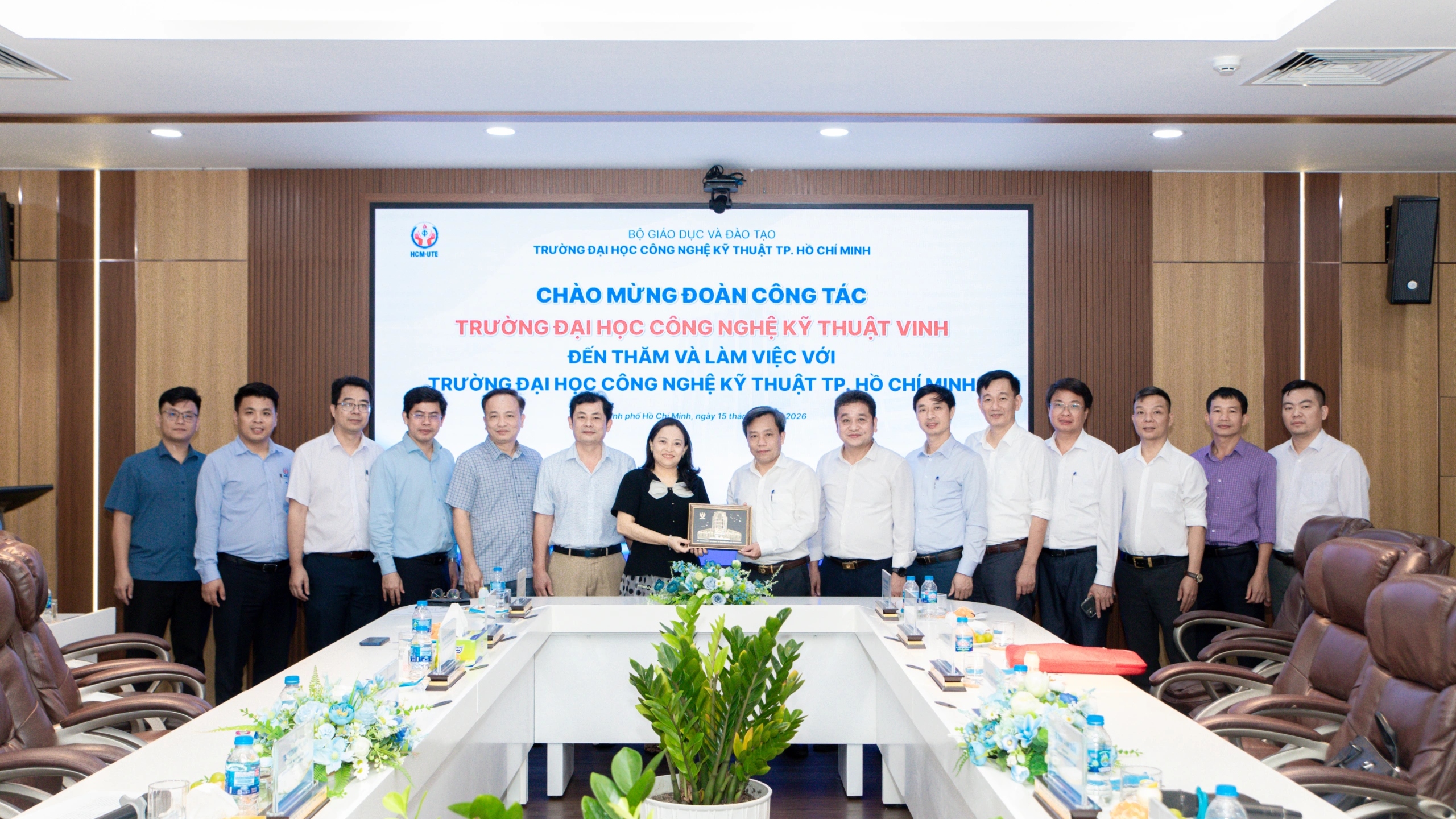 HCM-UTE đón tiếp đoàn công tác Trường Đại học Công nghệ Kỹ thuật Vinh
