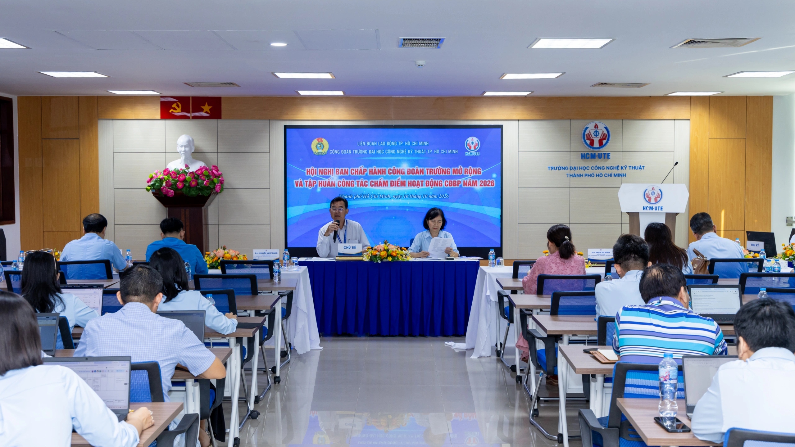 Công đoàn HCM-UTE tổ chức Hội nghị Ban Chấp hành mở rộng và tập huấn chấm điểm hoạt động Công đoàn bộ phận năm 2026