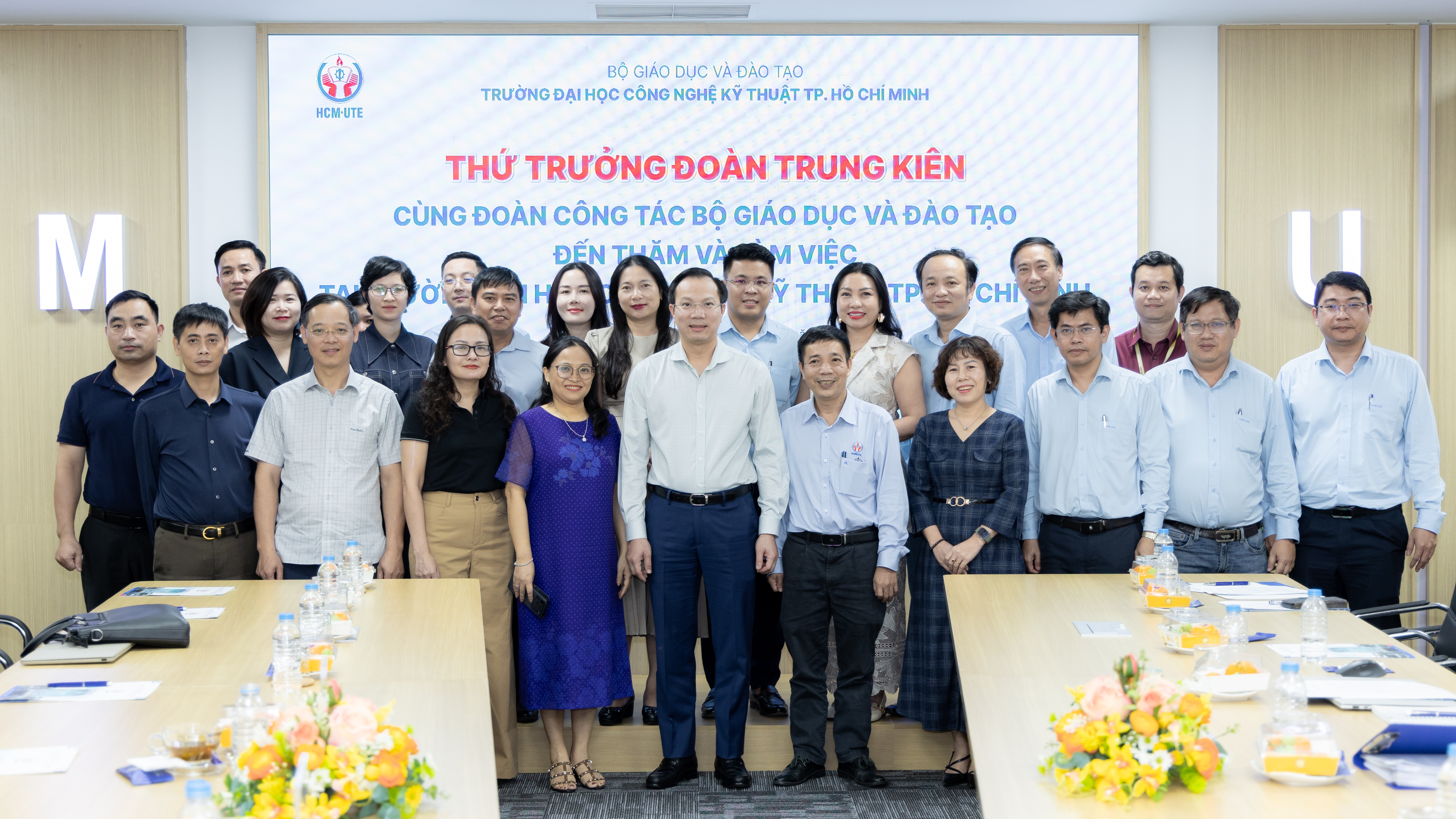 Thứ trưởng Bộ Giáo dục và Đào tạo Đoàn Trung Kiên thăm, làm việc tại Trường Đại học Công nghệ Kỹ thuật TP.HCM