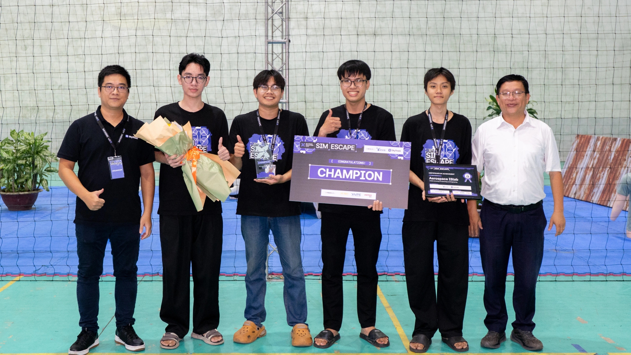 Sinh viên HCM-UTE giành giải Nhất cuộc thi UAV SkyTrack Hackathon 2026