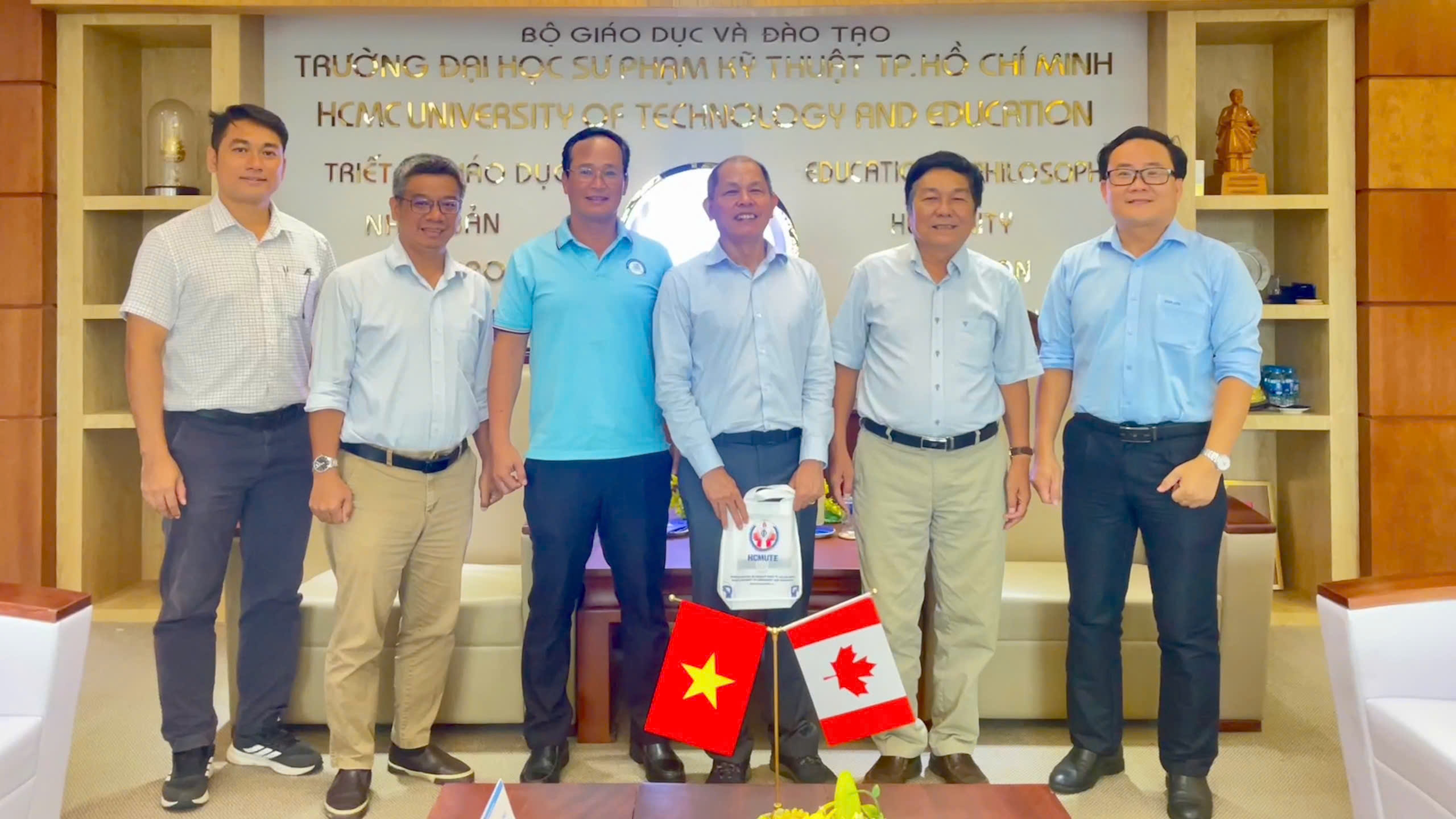 HCMUTE strengthens international ties with École de Technologie Supérieure (ÉTS), Canada