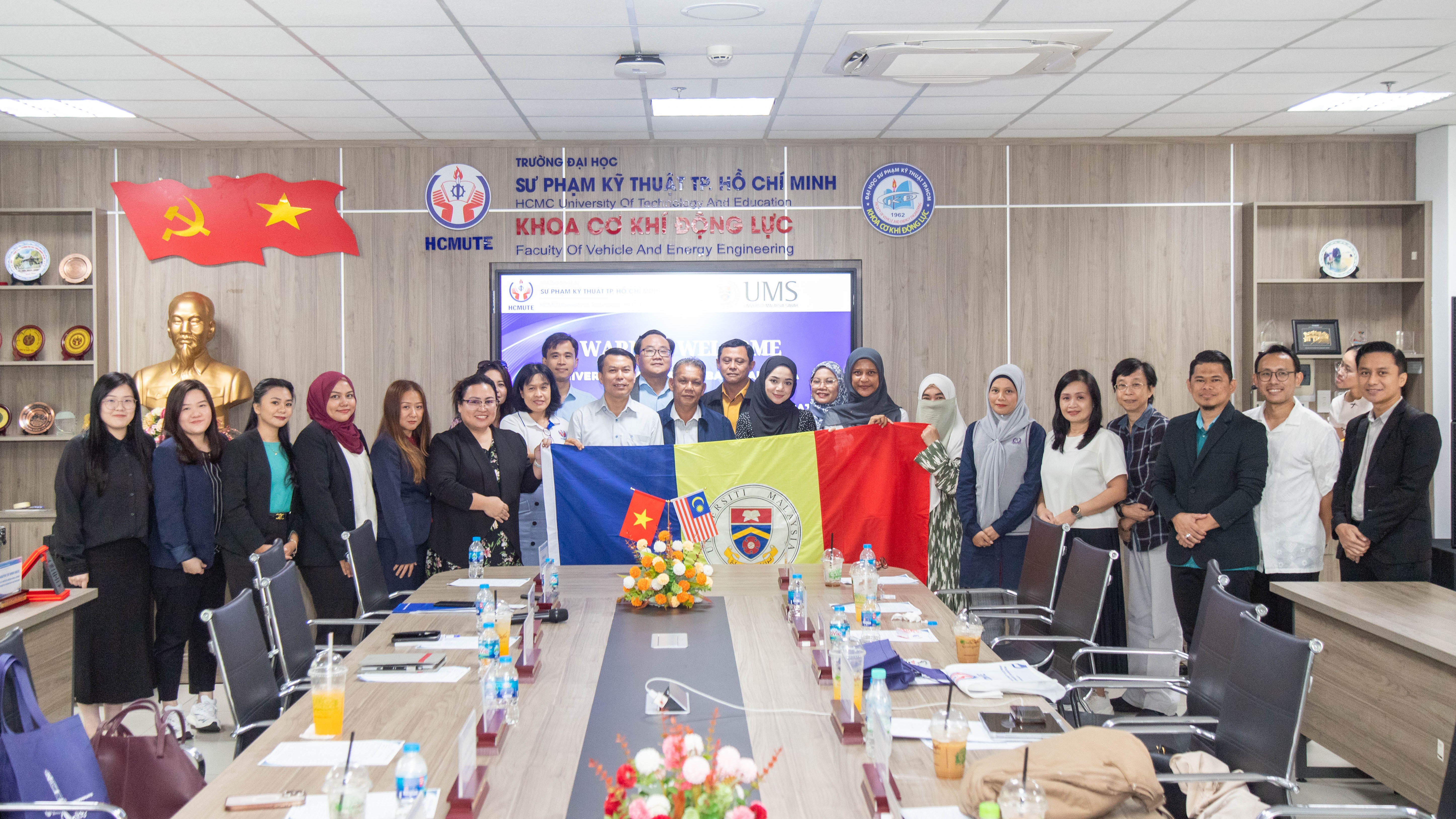 HCMUTE Welcomes Delegation from Universiti Malaysia Sabah for Academic Collaboration Dialogue
