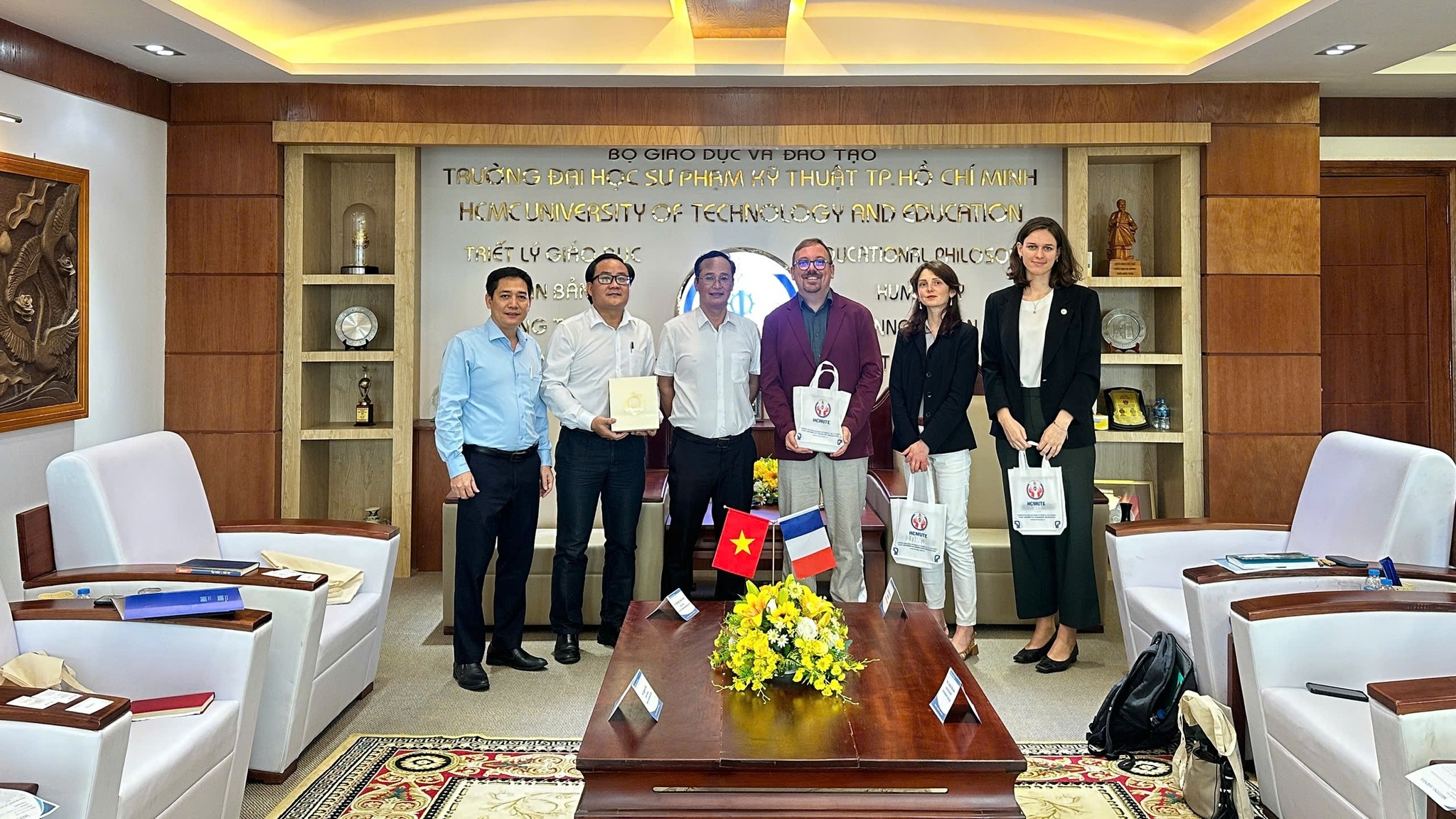 HCMUTE Held Successful Meeting with University of Lille, France