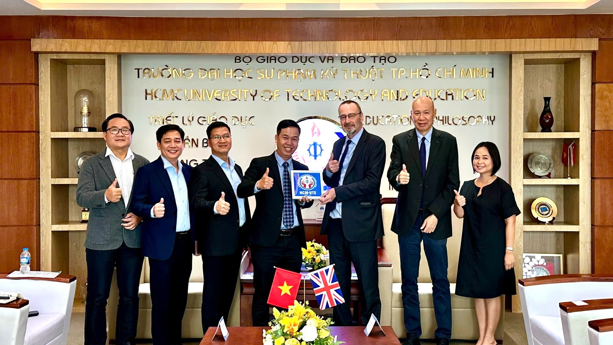 HCM-UTE hosts collaborative meeting with Cardiff Metropolitan University, UK and TMC Academy, Singapore (23/04/2026)