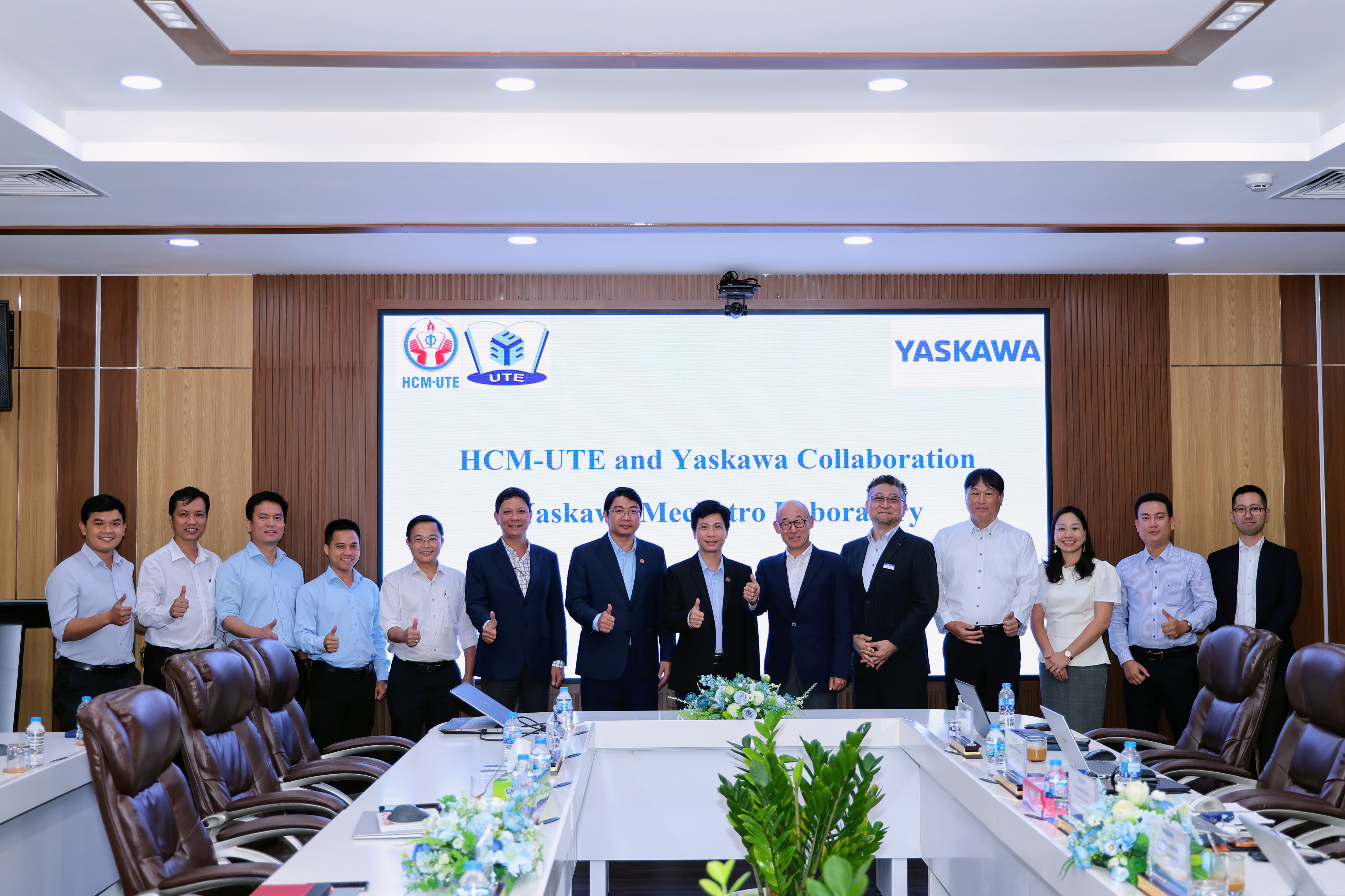 HCM-UTE làm việc với Tập đoàn Yaskawa, tổng kết hai năm vận hành Yaskawa Mechatro Lab và định hướng giai đoạn 2